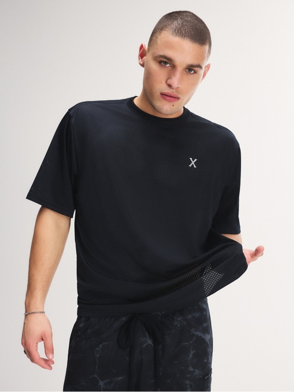 NWT [Savage X Fenty] Mesh City Baller Black Short-Sleeve #18 Jersey Men’s M - Picture 2 of 11